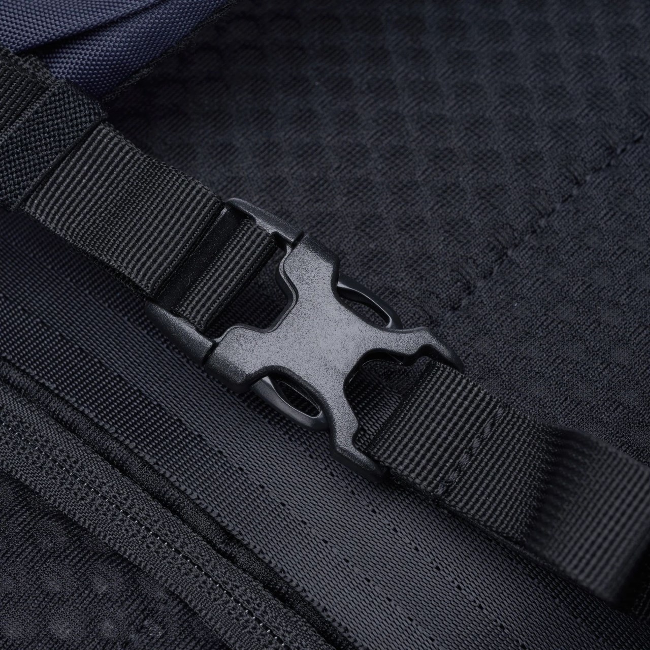 Pacsafe V 26L anti-theft tour backpack V 防盜旅行後背包 26L (多色) 