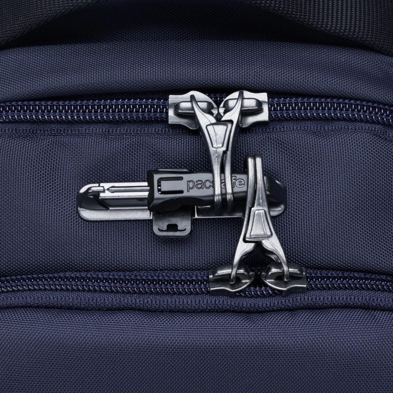Pacsafe V 16L anti-theft all-around backpack V 防盜旅行後背包 16L (多色) 