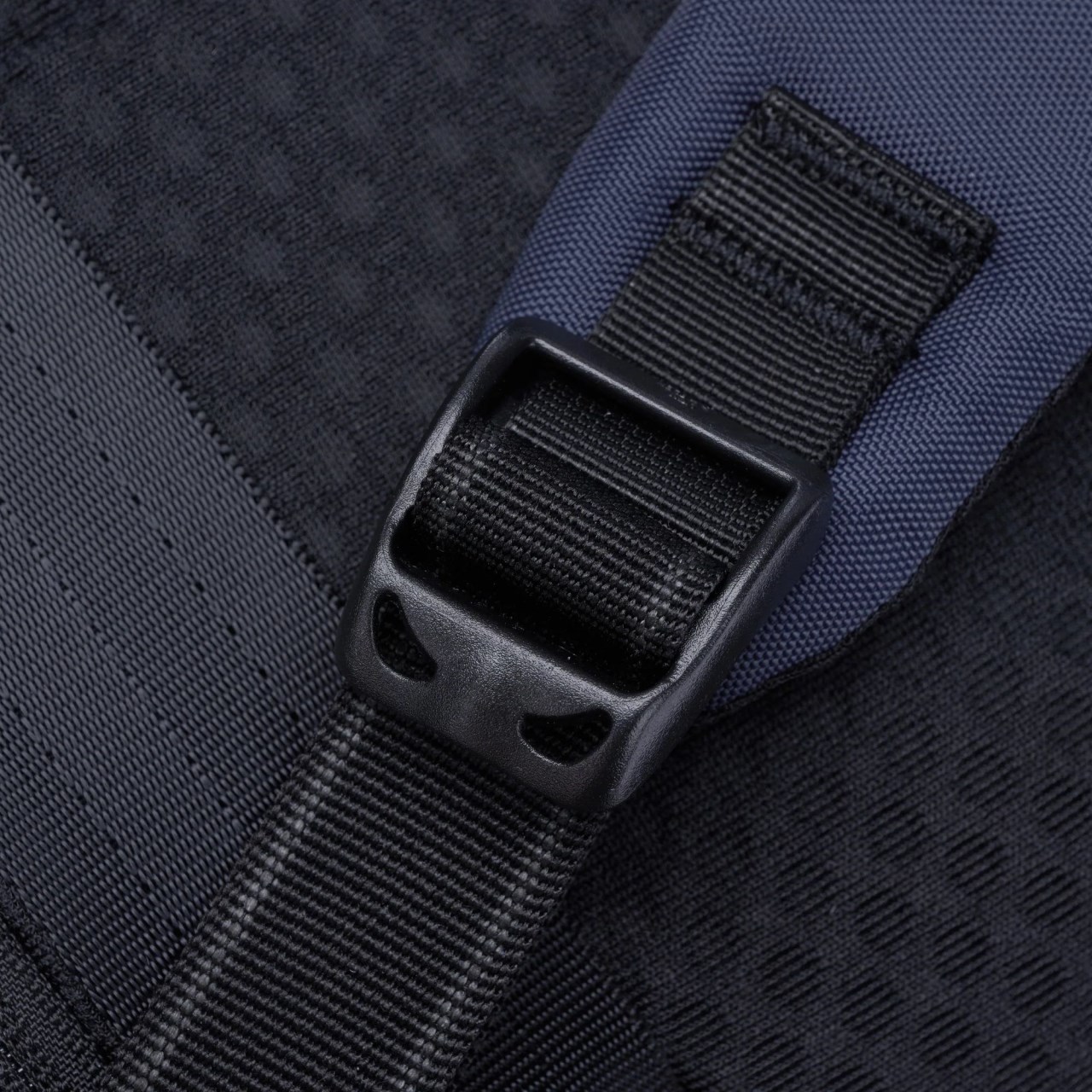 Pacsafe V 16L anti-theft all-around backpack V 防盜旅行後背包 16L (多色) 