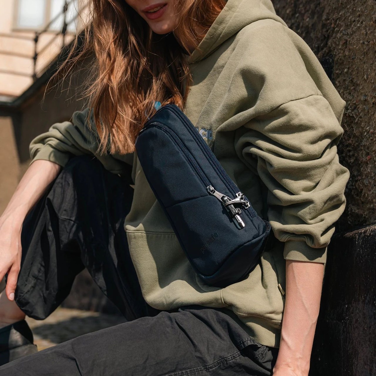 Pacsafe V Anti-theft Action Sling Pack V Action 防盜側背包 胸背包 2.5L (多色) 