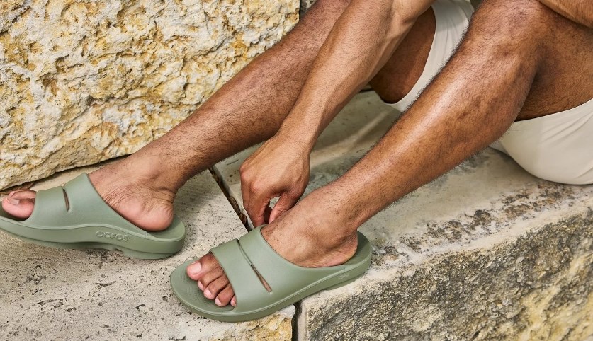 Men's OOFOS OOAHH SLIDE SANDAL M1100 FOLI